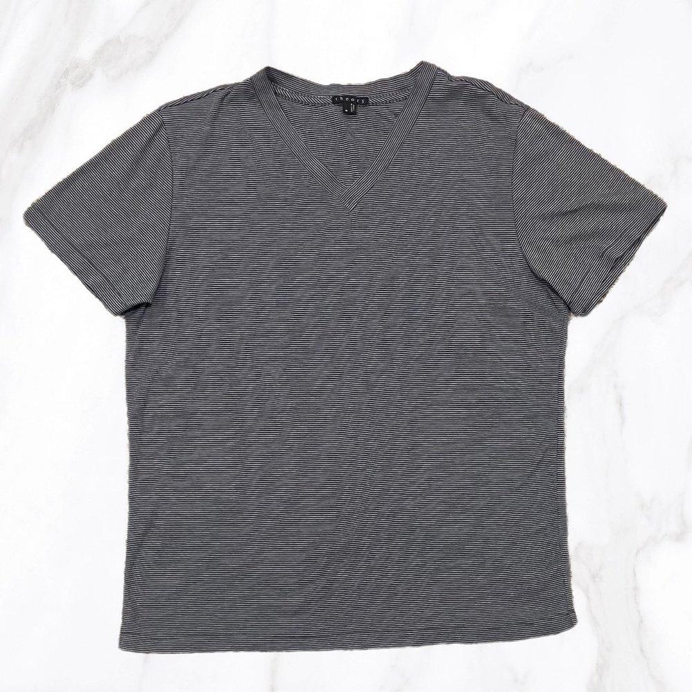 Theory women’s Short Sleeve V-Neck Tee in Charcoal Pinstripe. Size medium.